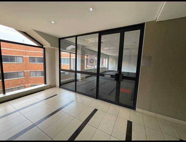 822M² OFFICE TO LET IN PARKTOWN